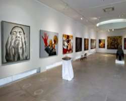 It is home to various forms of arts including the It is home to various forms of arts including the work of Indonesian old masters, modern masters as well as contemporary artists. The gallery conserve